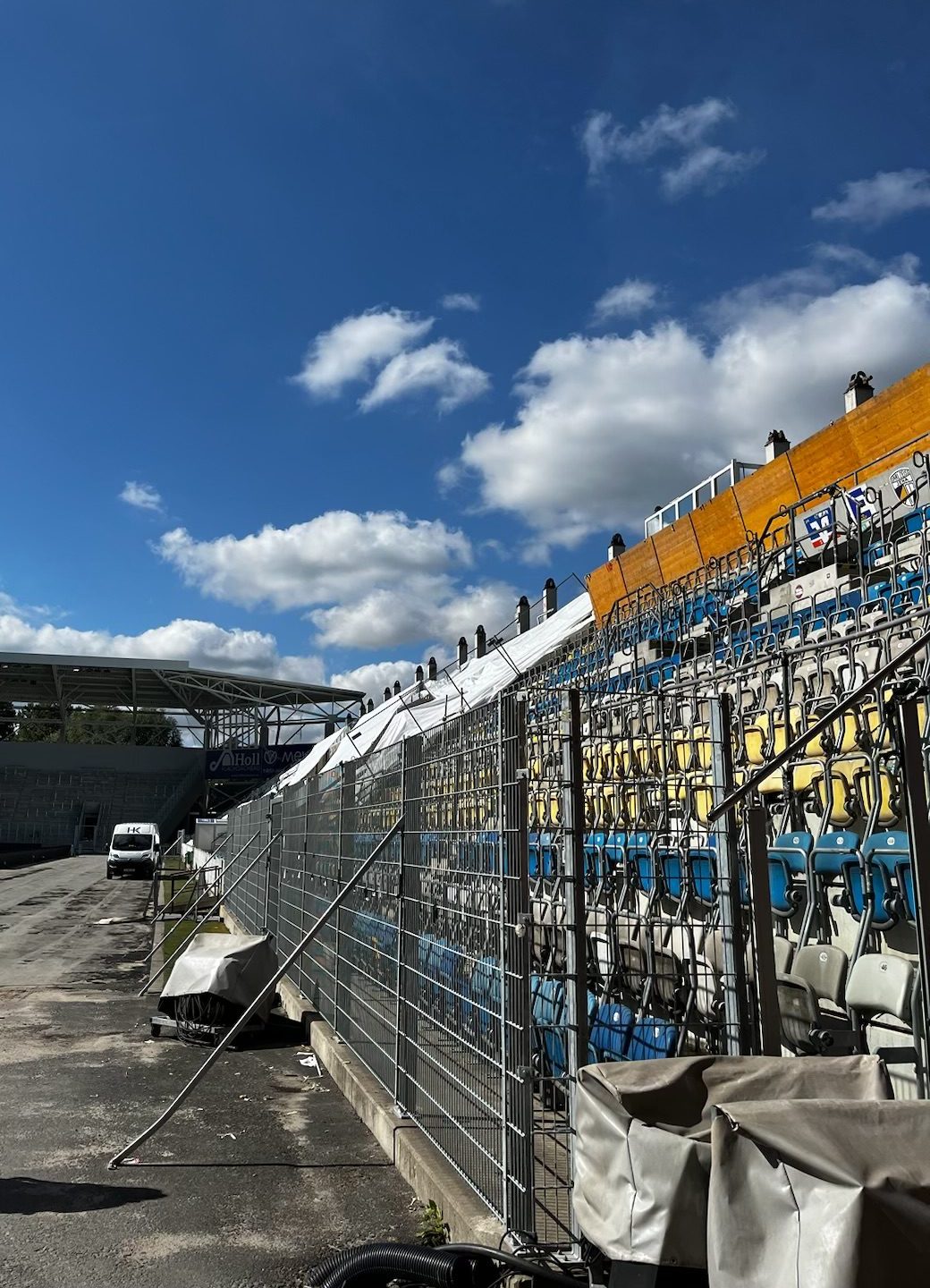Ernst-Abbe-Sportfeld unter Baumaßnahmen